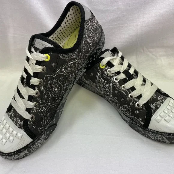 DKNY BARBARA STUDS SNEAKERS **VERY RARE** - Picture 4 of 9